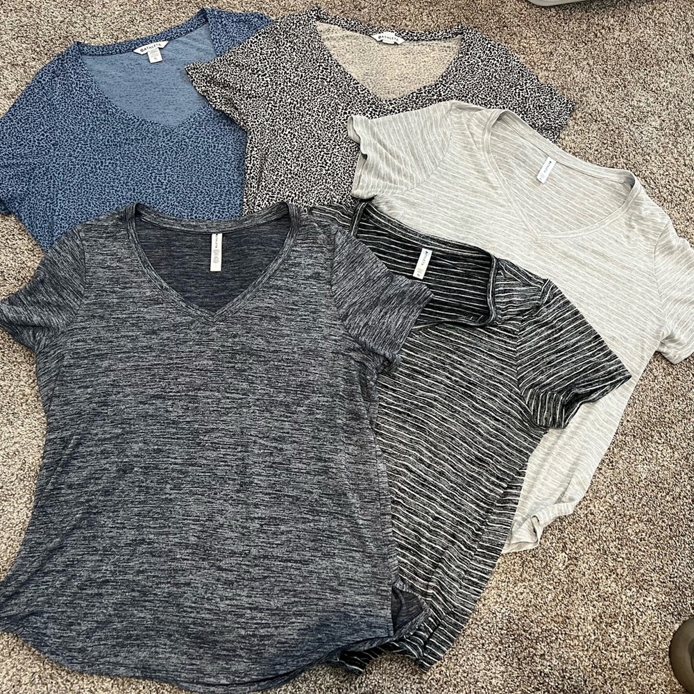 Athleta Blue and Gray Short Sleeve T-Shirts